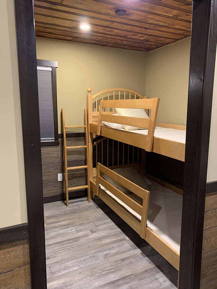 Rivers-Edge-Cabin-4-7